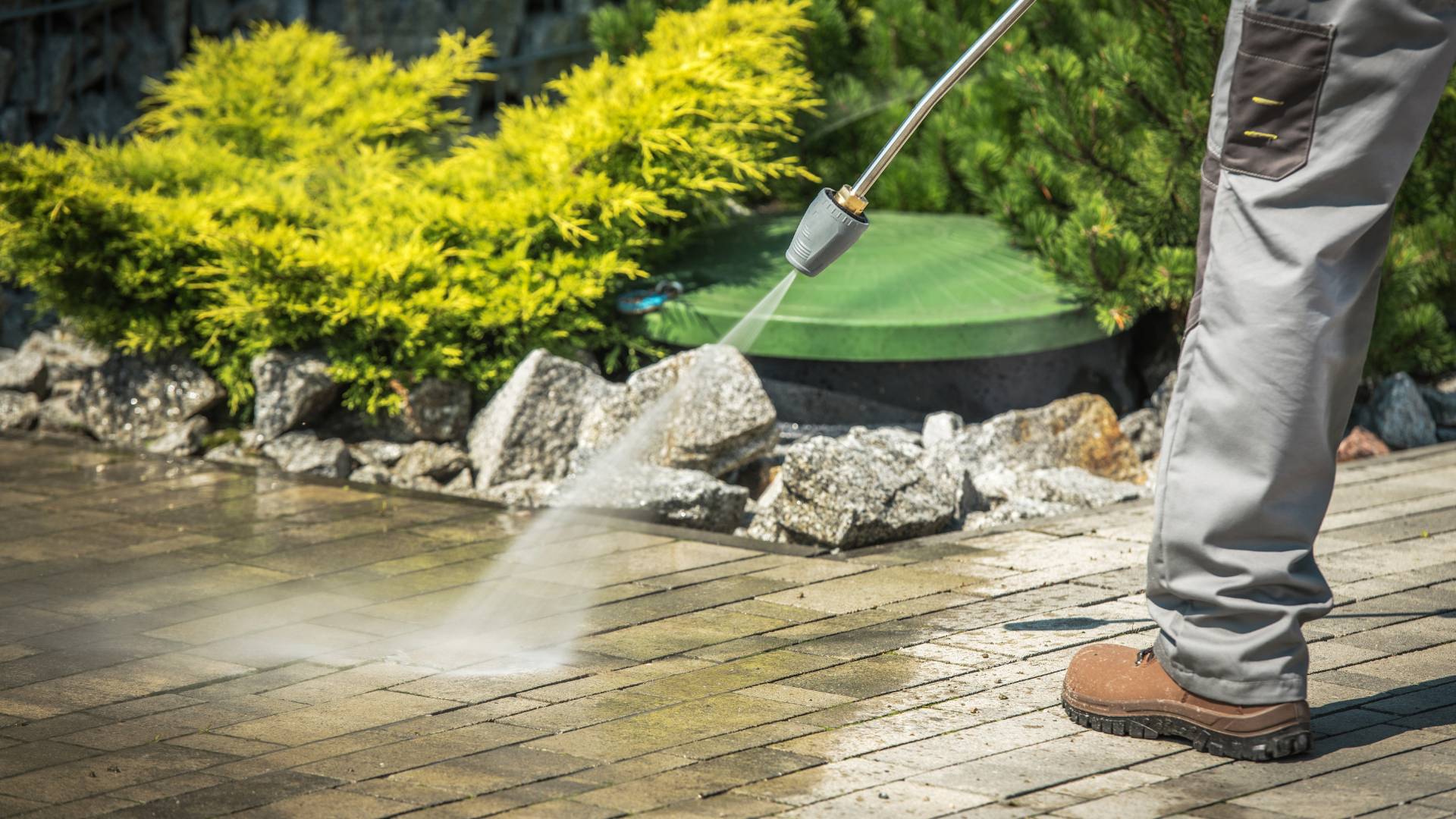 Exterior Washing Tailored to Business Needs